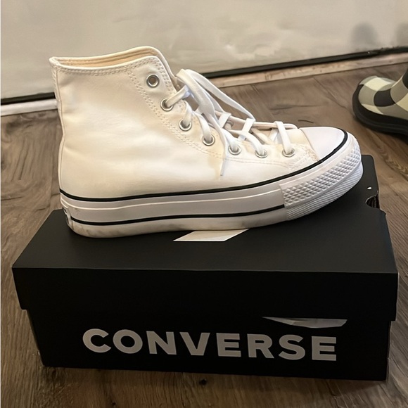 Converse Women's Platform White High-Tops - Picture 1 of 2